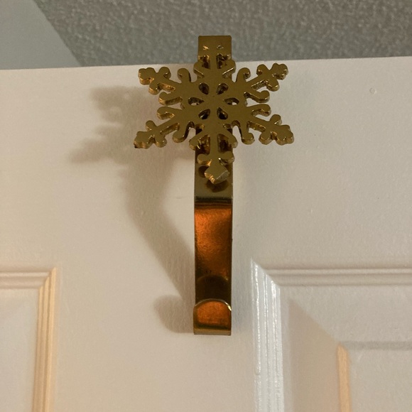 Metal Set of 4 Christmas Stocking Holders - Picture 2 of 3